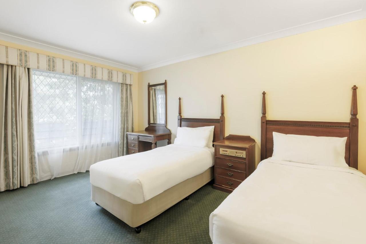 Elizabethan Lodge Мельбурн Экстерьер фото