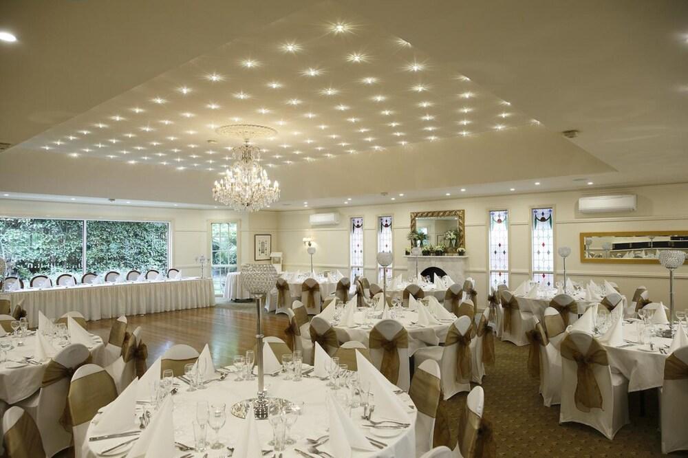 Elizabethan Lodge Мельбурн Экстерьер фото